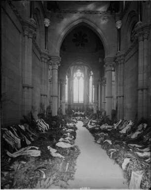 Karlsruhe Großherzogliches Mausoleum - Grabkapelle Innenansicht Beerdigung des verstorbenen Großherzog Friedrich Wilhelm Ludwig von Baden (1826-1907) Kränze