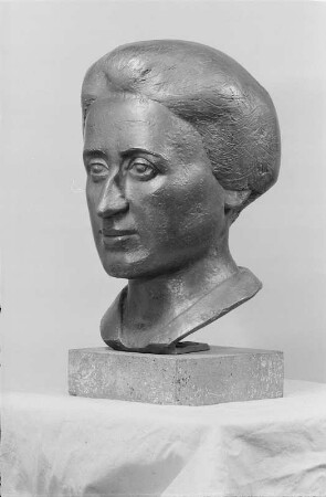 Büste von Rosa Luxemburg : Büste von Rosa Luxemburg. Bronze (1957; W. Arnold). Berlin: Museum für Deutsche Geschichte