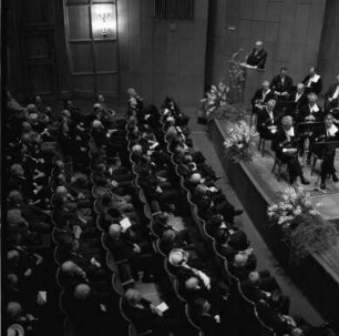 Feierstunde zum 100jährigen Bestehen der Karlsruher SPD im Großen Haus des Badischen Staatstheaters.