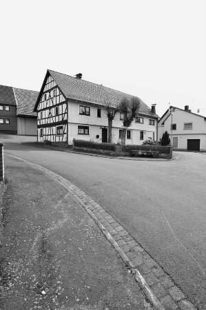 Ehem. Gasthaus zum Stern (Fachwerkhaus); Lautertal, Hainwiesenweg 7