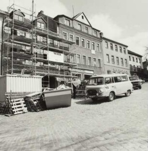 Wohngebäude mit Ladeneinbauten