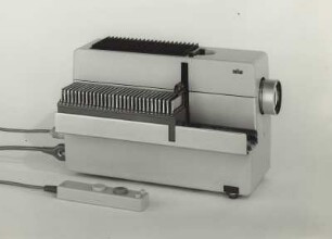 Braun Diaprojektor "D 46/46 J" von Dieter Rams mit Objektiv "Rodenstock-Splendar"