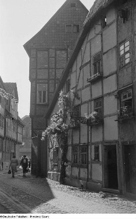 Gasse mit Fachwerkhäusern in der Altstadt