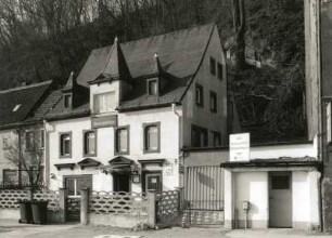 Meißen, Siebeneichener Straße 10. Wohnhaus mit Gaststätte "Martinsschlösschen" (1801/1900)