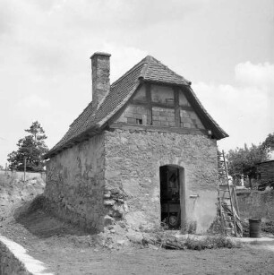 Lossatal-Hohburg, Kirchgasse 2. Backhaus. Giebelseite mit geöffneter Tür