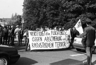Freiburg im Breisgau: Demo gegen Ausländerfeindlichkeit