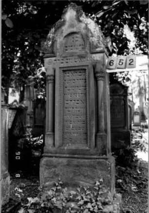 Grabstein 652