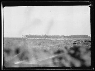 Blick vom Laufgraben 6 auf Maricourt (Dep. Somme, Frankreich)