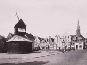 Lüneburg. Am alten Kran oberhalb der Ilmenau (ehemaliger Ilmenau-Hafen)