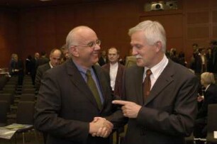 Dr. Thomas Bürger mit Gratulanten