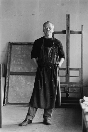 Der Maler Rolf Lindemann in seinem Atelier