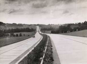 Blick auf die Autobahn "München-Rosenheim-Salzburg"