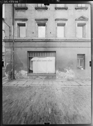 Altenburg, Ringstraße 7. Wohnhaus mit Laden. Straßenfront (Teilansicht)