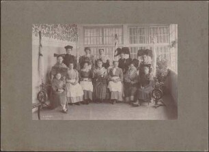 Spinnerinnen in Tracht aus Krozingen.