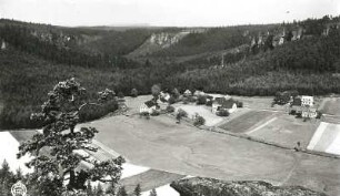 Eiland (Tisá-Ostrov). Bielatal mit nördlichem Ortsteil. Blick gegen die Zschirnsteine