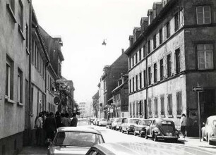 Privatgebäude, Straßen und Plätze in Karlsruhe. Durlacher Straße