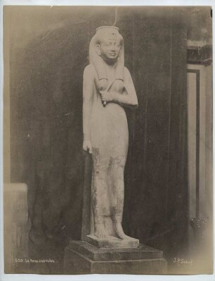 Ägyptisches Museum, Kairo Statue der Amenirdis I.: Ansicht
