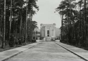 Dresden-Tolkewitz, Wehlener Straße 15. Krematorium (1909/1911; F. Schumacher). Eingangsfront