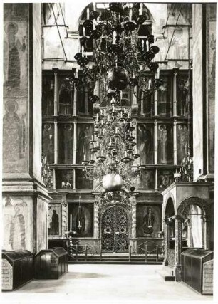 Moskau, Russland. Kreml. Erzengel-Kathedrale (1505-1509; Alovisio Novo), Inneres gegen Ikonostase