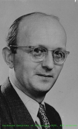 Dipl.-Ing. Siegfried Leisegang (Leiter der Technischen Abteilung Reaktor (TA-R))