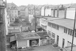 Begrünung von Südstadt-Innenhöfen mit Mitteln aus dem Wohnumfeldprogramm