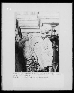 Südöstliches Kapitell: Adler und Löwe