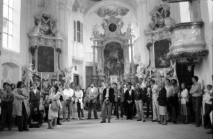 31. Tagung 1981 (29.6.-3.7.) Mediziner; Gruppen bei der Maikäferrede: Blick in den Chor
