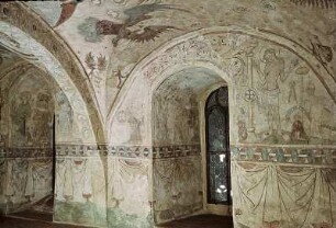 Schmerzensmann und Heiligenfiguren