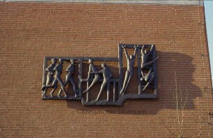 Emil-von Behring-Gymnasium: Wandrelief