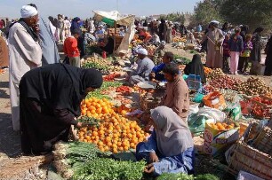 Luxor - Markttag : Markt im Dorf El Gourna, West-Bank bei Luxor, aufgenommen 2006