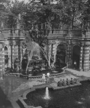 Dresden. Zwinger, Blick in das Nymphenbad mit Kaskade