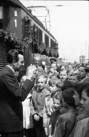 Herbolzheim: Herbolzheimer Schulkinder singen, nahe