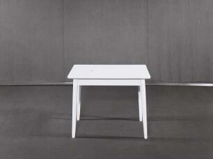 Tisch (Modell T 28)