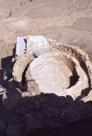Massada, Dreistufenpalast von der 3. Stufe aus [es-sebbe, Israel-Exkursion]