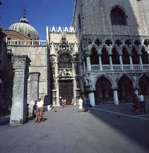 Porta della Carta