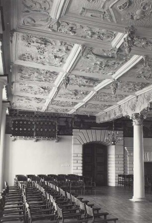 Güstrow, Schloss, Festsaal mit Stuckdecke