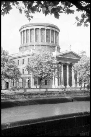 Dublin: Justizpalast am Liffey