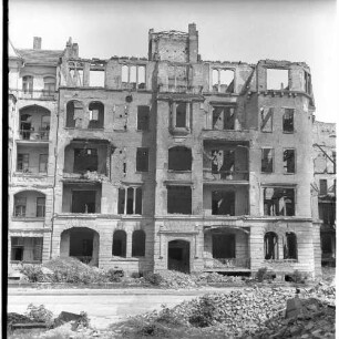 Negativ: Ruine, Luitpoldstraße 21, 1950