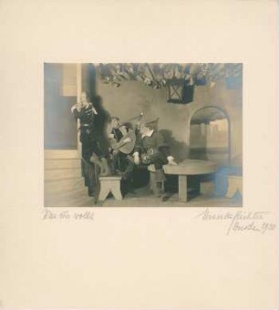 Was ihr wollt von William Shakespeare. Szene mit Adolf Wohlbrück als Junker Bleichenwang, Luis Rainer als Narr und Walther Kottenkamp als Junker Rülp. Staatsschauspiel Dresden, Neueinstudierung 03.04.1930