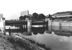 Wehr der Staustufe Schweinfurt/Main