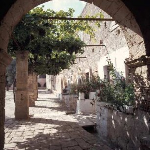 Kreta. Moní Arkádi. Laubengang vor den Wohnzellen der Mönche, 17. Jh