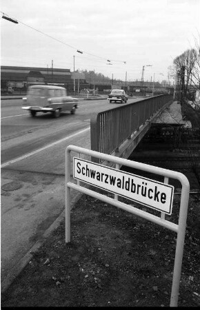 Straßenschild für die Schwarzwaldbrücke.