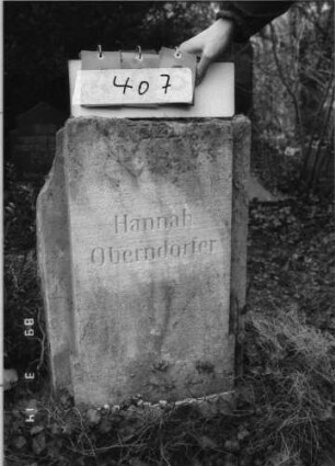 Grabstein 407 (Index: 100093347) Zustand: Fragment Maße HxBxT: 81x45x23 cm Beschreibung: Fragment: Grabstein 407