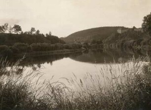 Schloß Sachsenburg : Zschopautal. Schloß Sachsenburg und die Spinnerei, talab über den Wehrteich gesehen