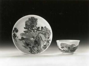 Koppchen und Untertasse (China, 1723/1735, Regierungsperiode Yongzheng; Porzellan; Aufglasurmalerei; Höhe (Koppchen) 3,6 cm, Durchmesser (Untertasse) 10,8 cm; Staatliche Kunstsammlungen Dresden (SKD)
