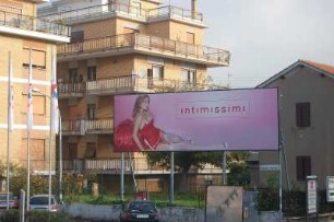 Rom 2006 - Dessous Werbung : Dessous-Werbeposter überall in der Stadt, aufgenommen in Rom 2006