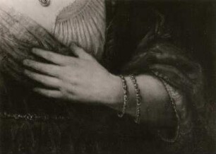 Rembrandt : Saskia mit der roten Blume. 1641. Auschnitt: linke Hand, Unterarm und Armband. Öl auf Eichenholz; 98,5 x 82,5 cm. Dresden: Gemäldegalerie Alte Meister 1562