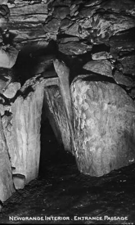Eingang zum Tumulus von Newgrange