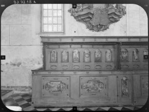 Reichenbach/O.L. Johanneskirche (Wiederaufbau 1674). Ratsherrengestühl