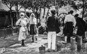 Am Brunnen (Jugoslawienreise Leonhardt 1927)